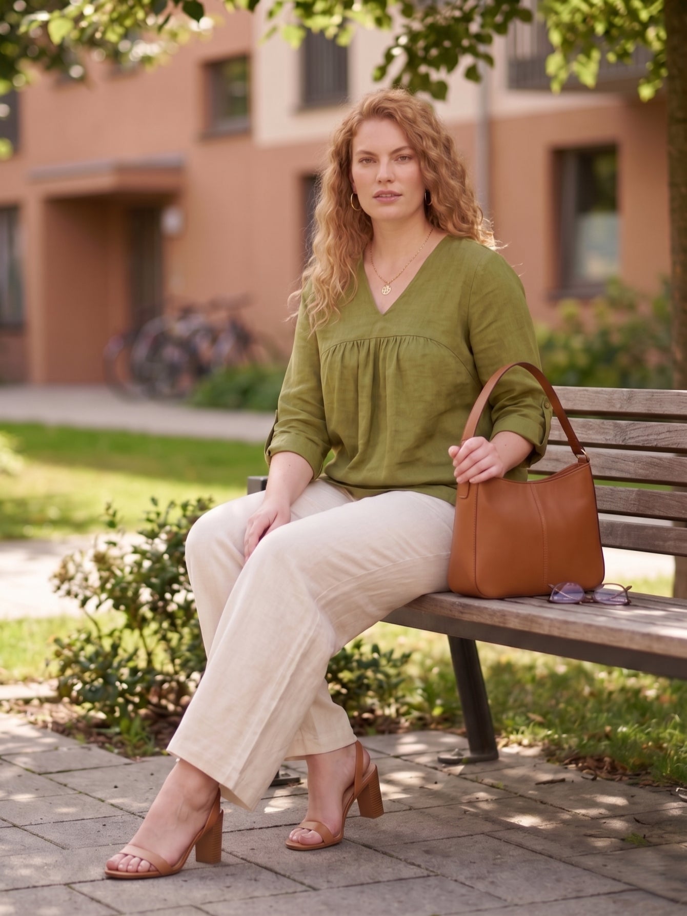 Larui Plus Size Women's Linen V-Neck Pleated Blouse