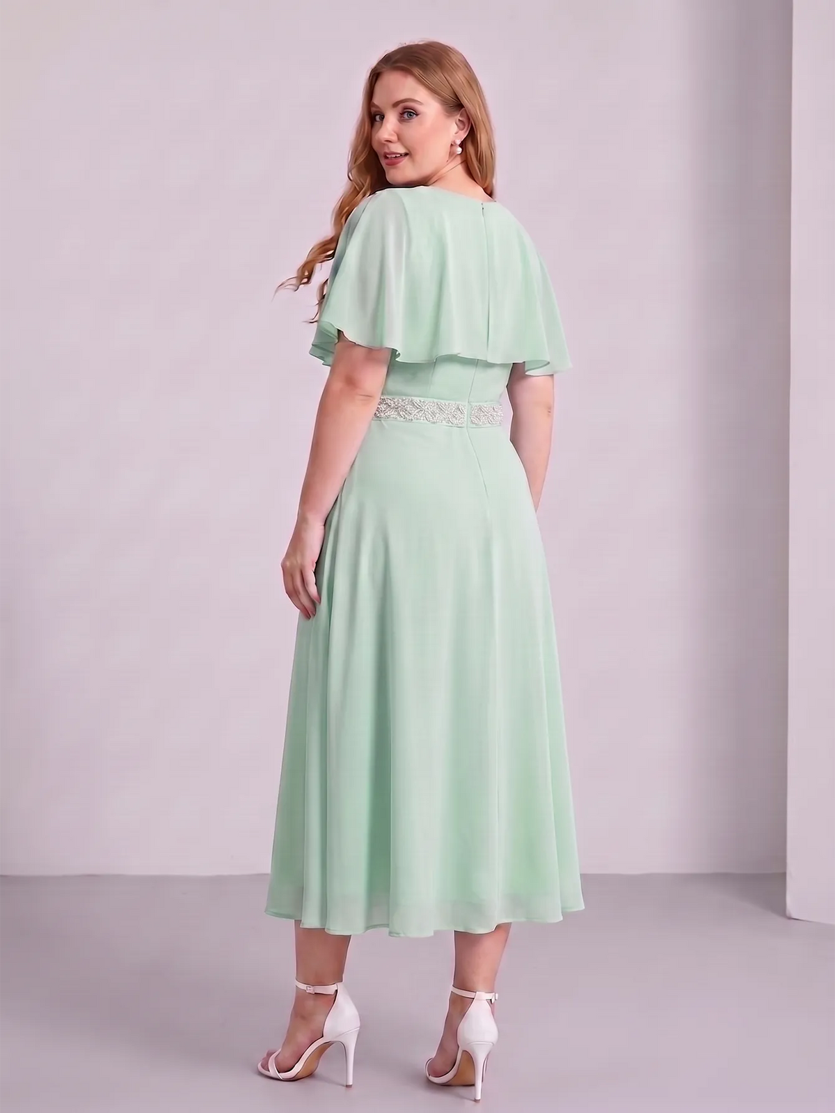Larui Plus Size Women‘s Cape Sleeves Chiffon Midi Dress