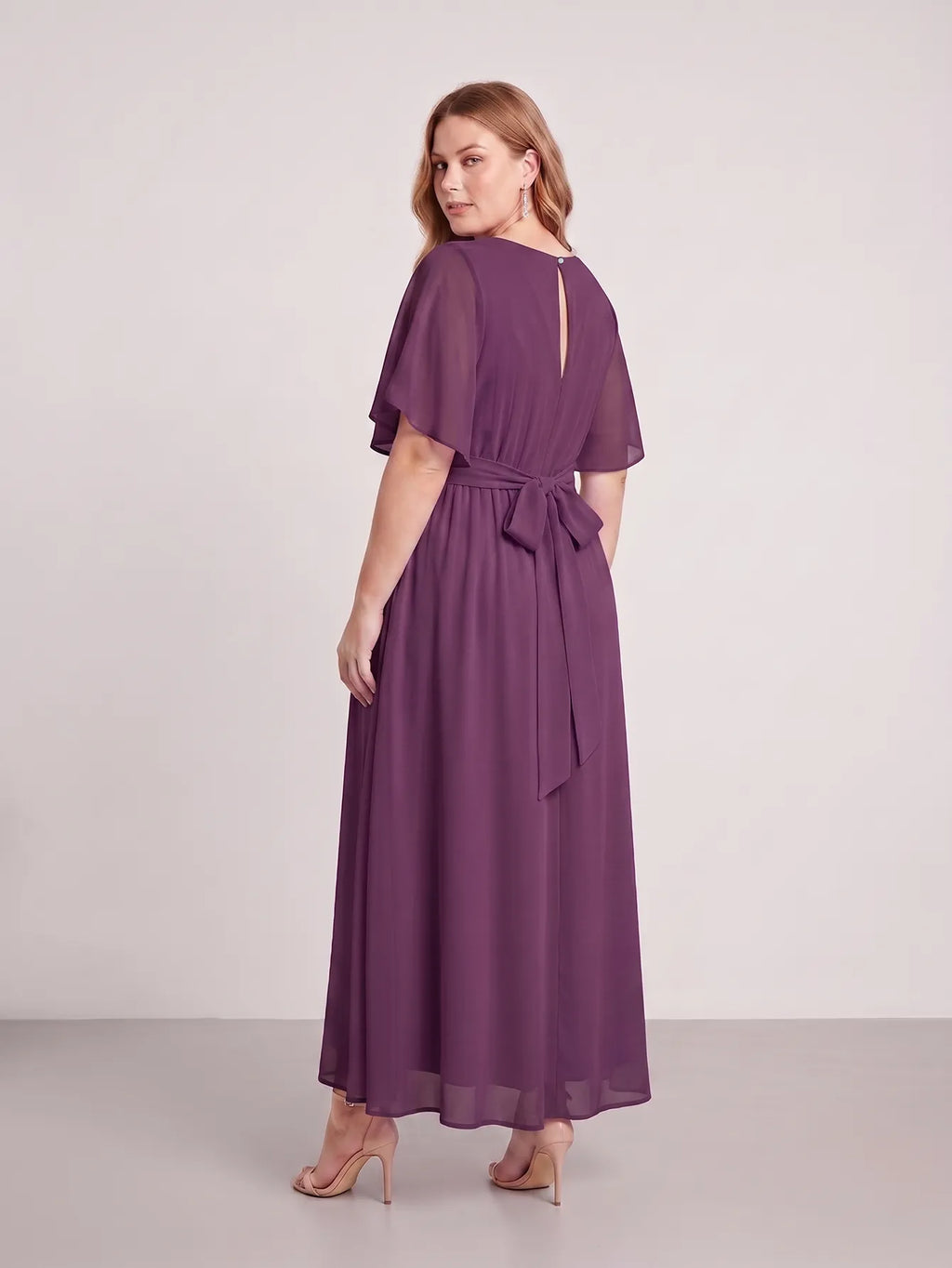 Larui Plus Size Women‘s V-Neck Chiffon Ruffles Sleeves Dress