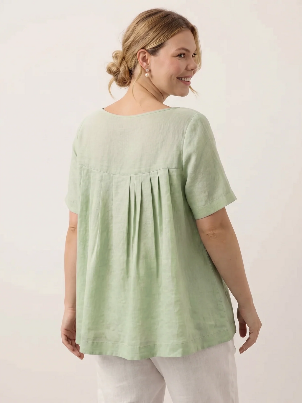 Larui Plus Size Women's Vacation Linen A-Line Top With Cutout Design