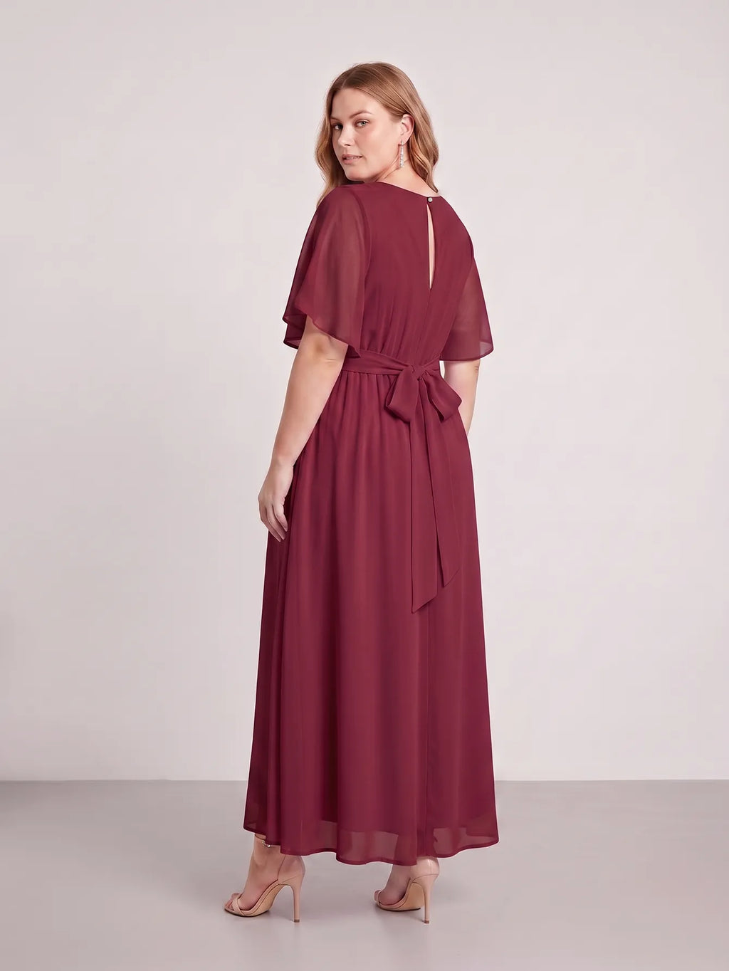 Larui Plus Size Women‘s V-Neck Chiffon Ruffles Sleeves Dress