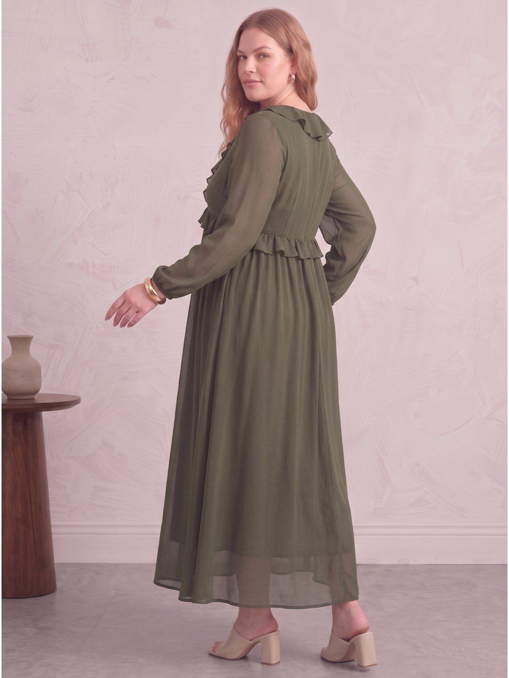 Larui Plus Size Women‘s Chiffon Ruffled V-Neck Dress
