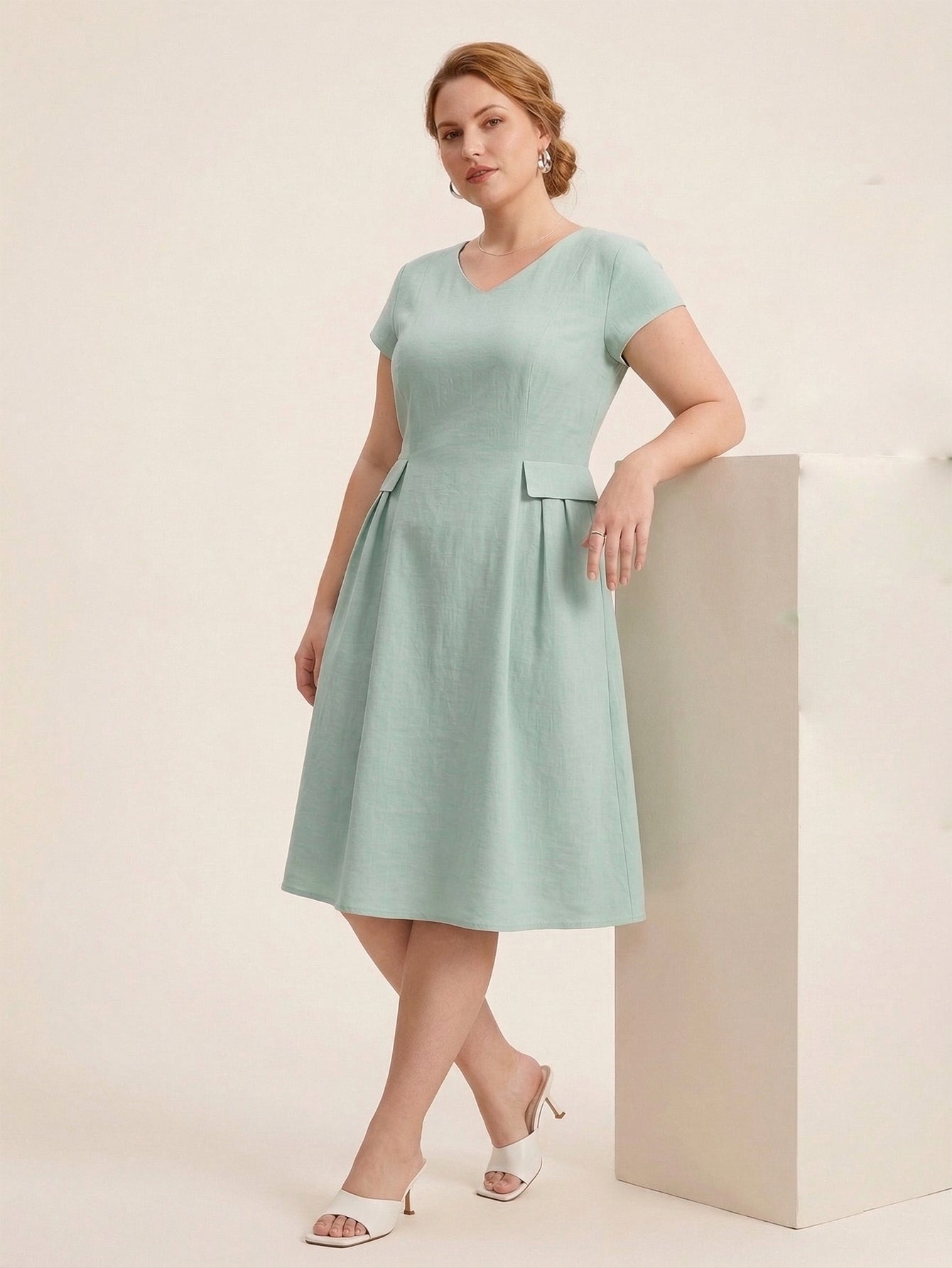 Larui Plus Size Elegant Pleated Dress