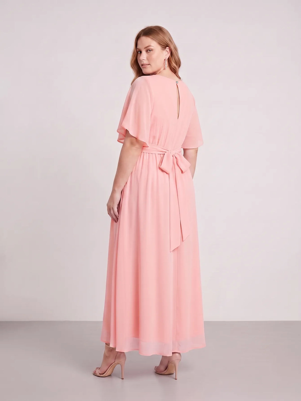 Larui Plus Size Women‘s V-Neck Chiffon Ruffles Sleeves Dress