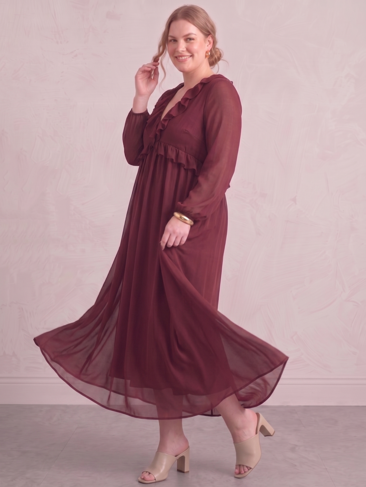Larui Plus Size Women‘s Chiffon Ruffled V-Neck Dress