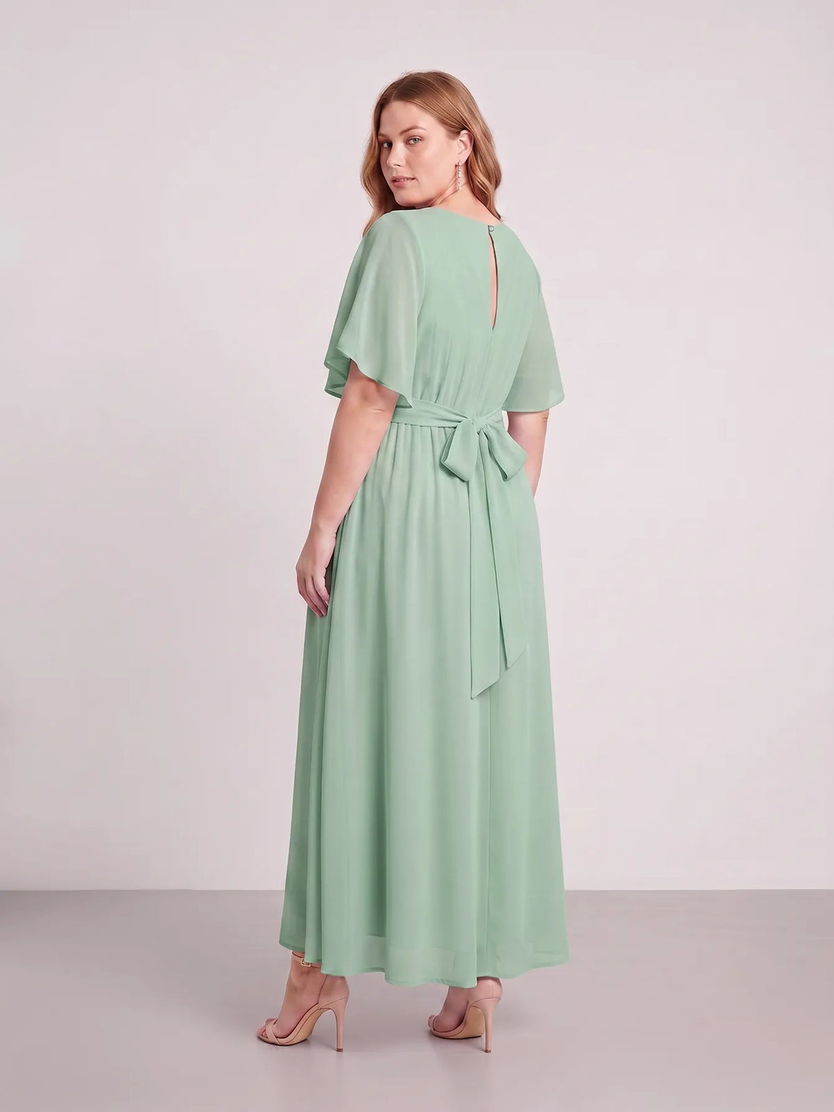 Larui Plus Size Women‘s V-Neck Chiffon Ruffles Sleeves Dress