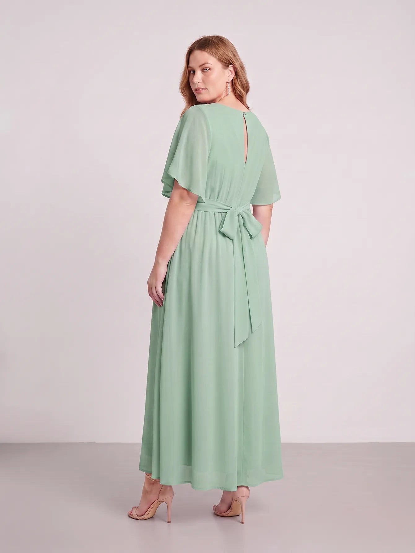 Larui Plus Size Women‘s V-Neck Chiffon Ruffles Sleeves Dress