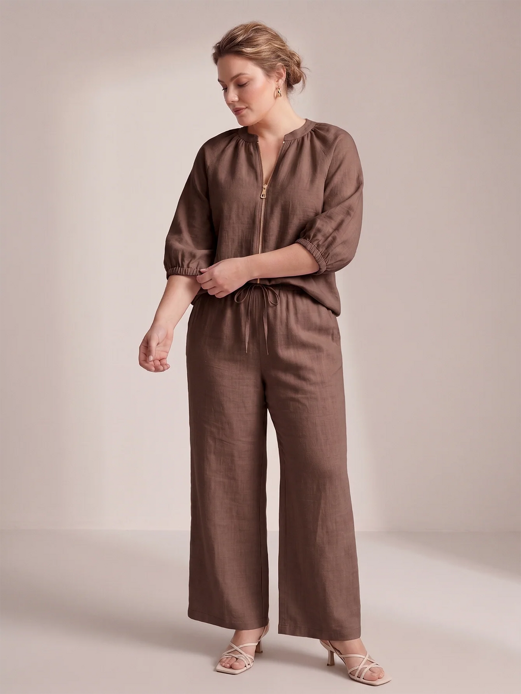 Larui Plus Size Women's Three-Quarter Sleeve Top and Pants Two-Piece Linen Set