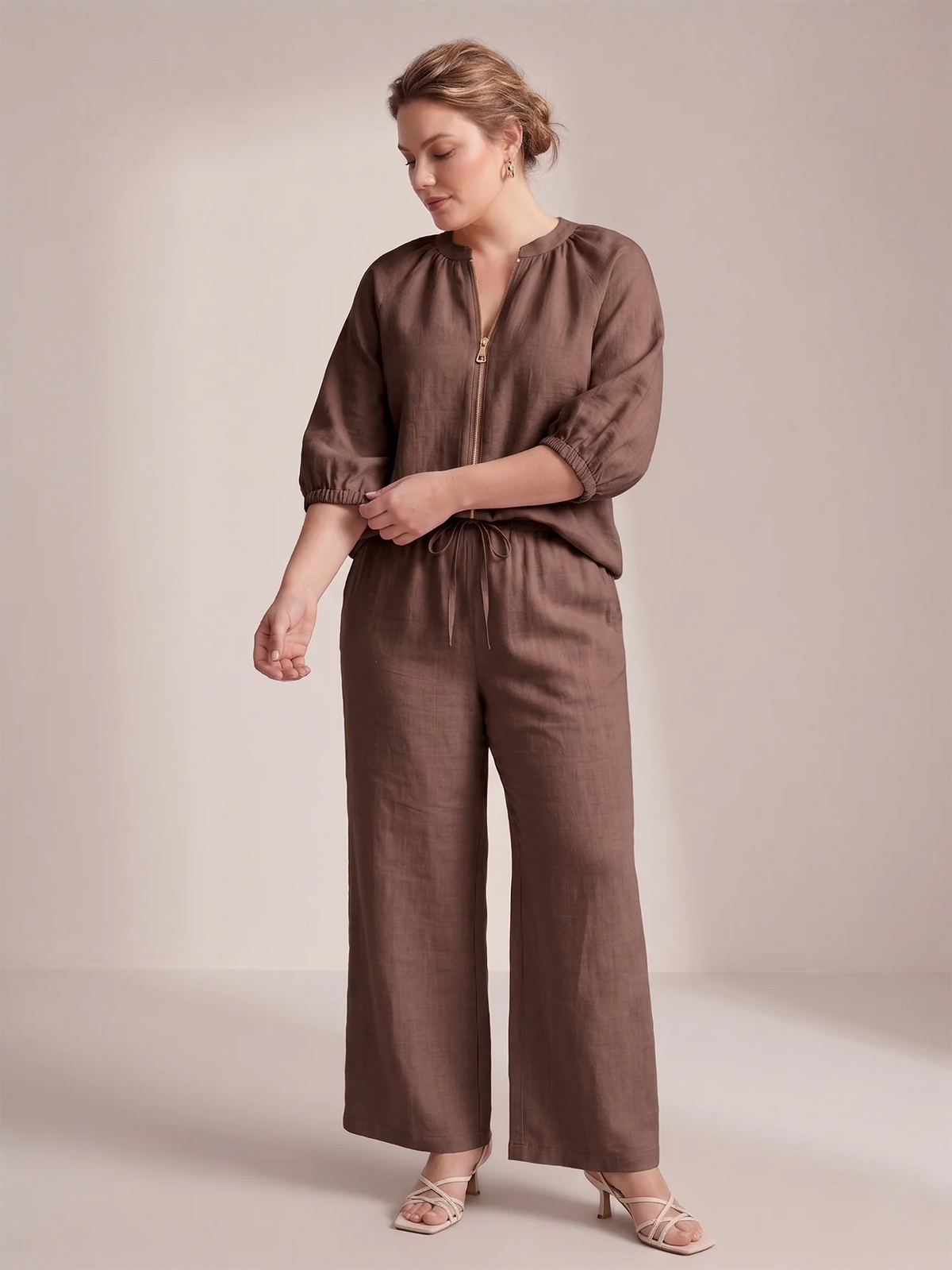 Larui Plus Size Women's Three-Quarter Sleeve Top and Pants Two-Piece Linen Set