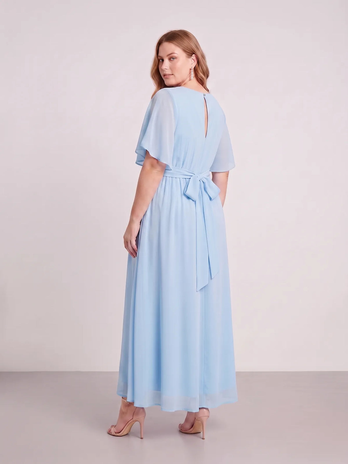 Larui Plus Size Women‘s V-Neck Chiffon Ruffles Sleeves Dress