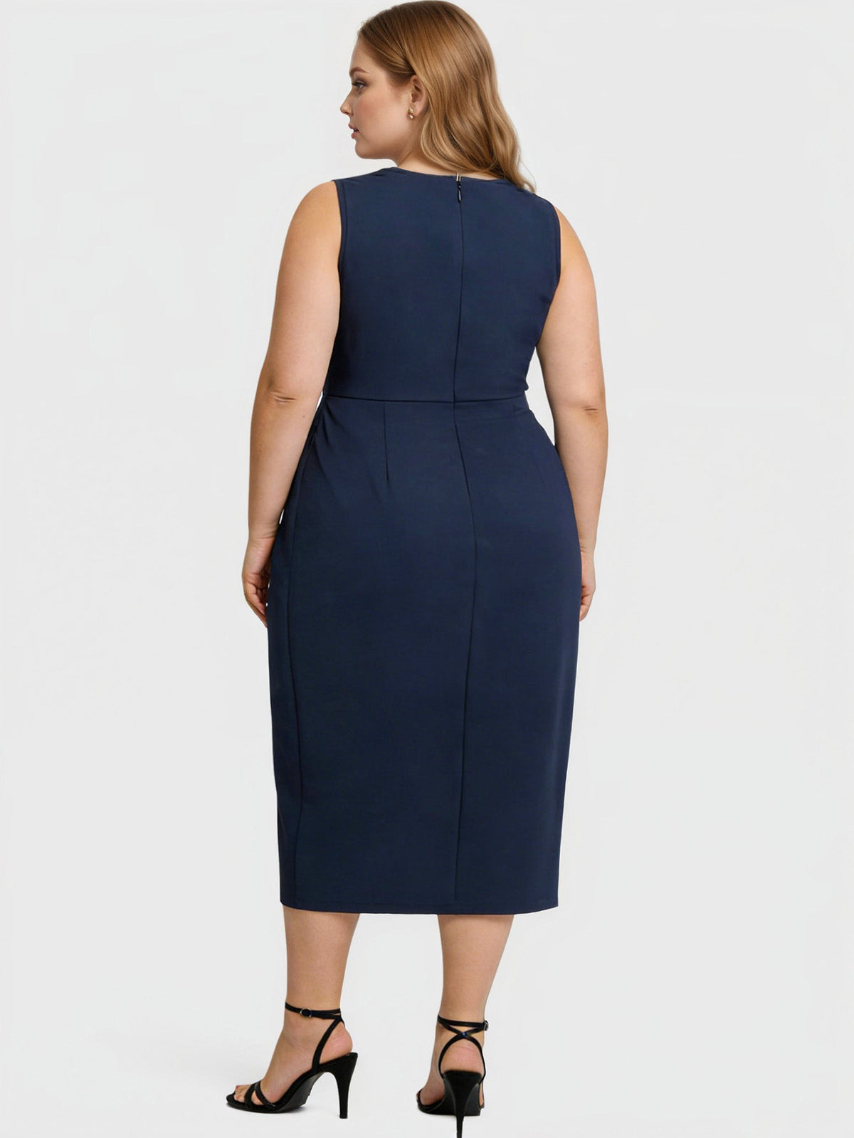 Larui Plus Size Women's Solid Crew Neck Sleeveless Dress