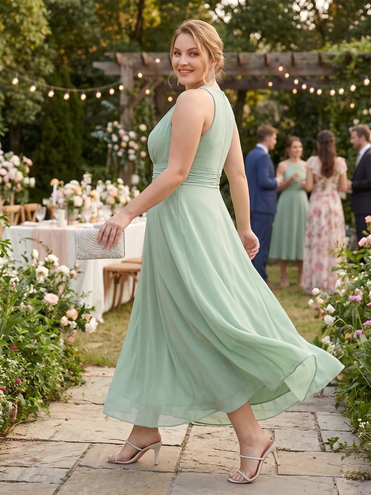 Larui Plus Size Elegant Pleated Chiffon Dress