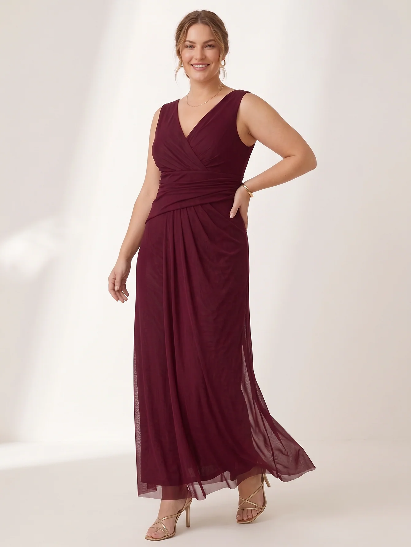 Larui Plus Size Evening Dress with Mesh Stretch Fit and Pleats