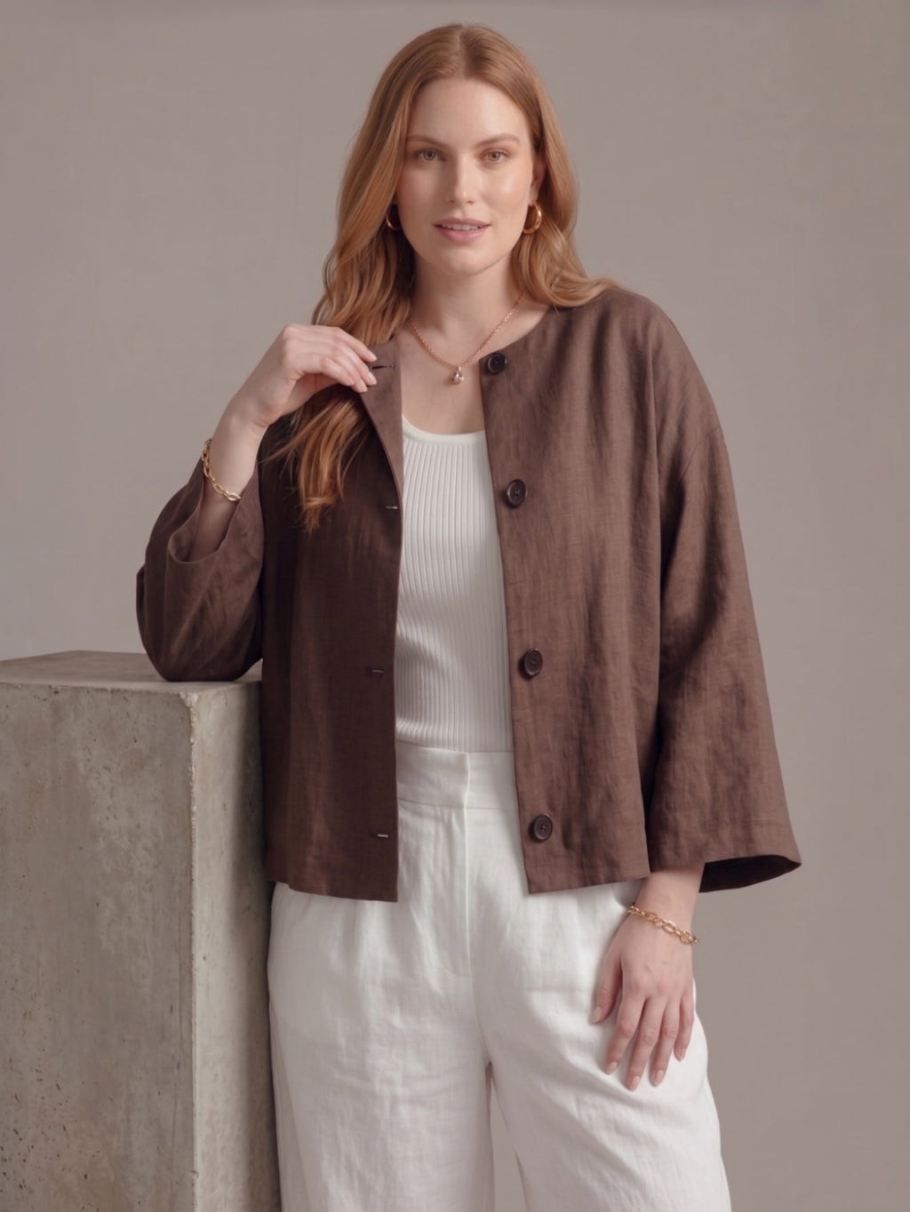 Larui Plus Size Women's Minimalist Linen Cropped Jacket