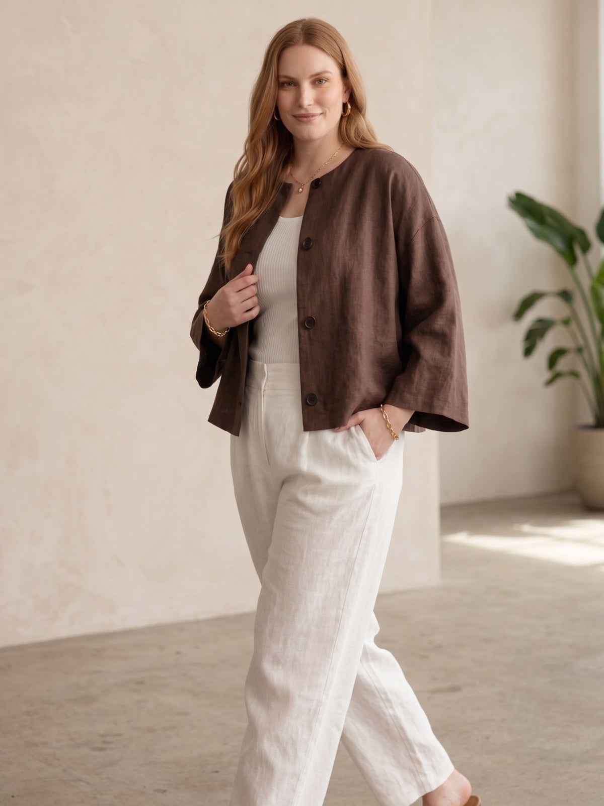 Larui Plus Size Women's Minimalist Linen Cropped Jacket