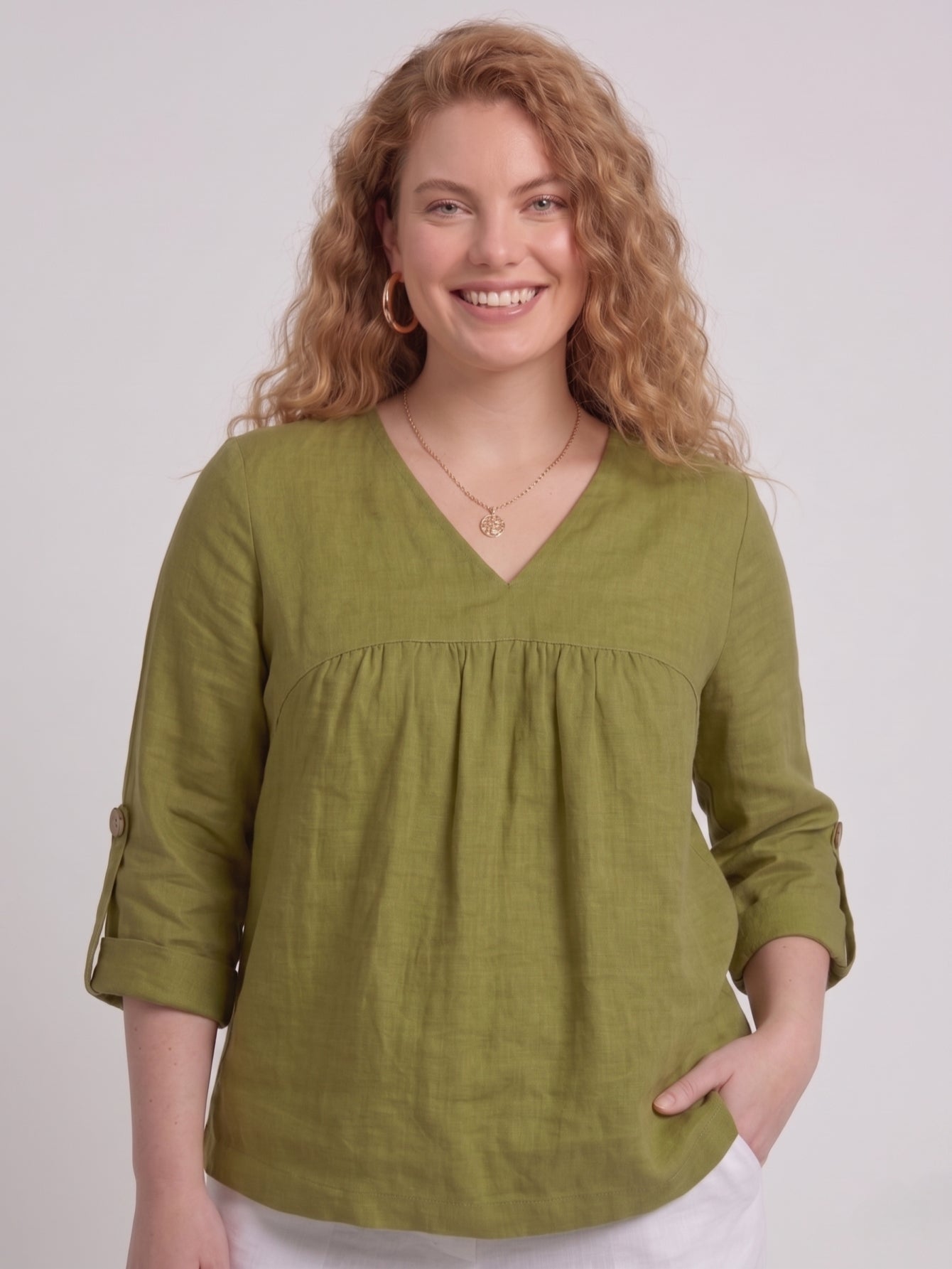 Larui Plus Size Women's Linen  V-Neck Pleated Blouse