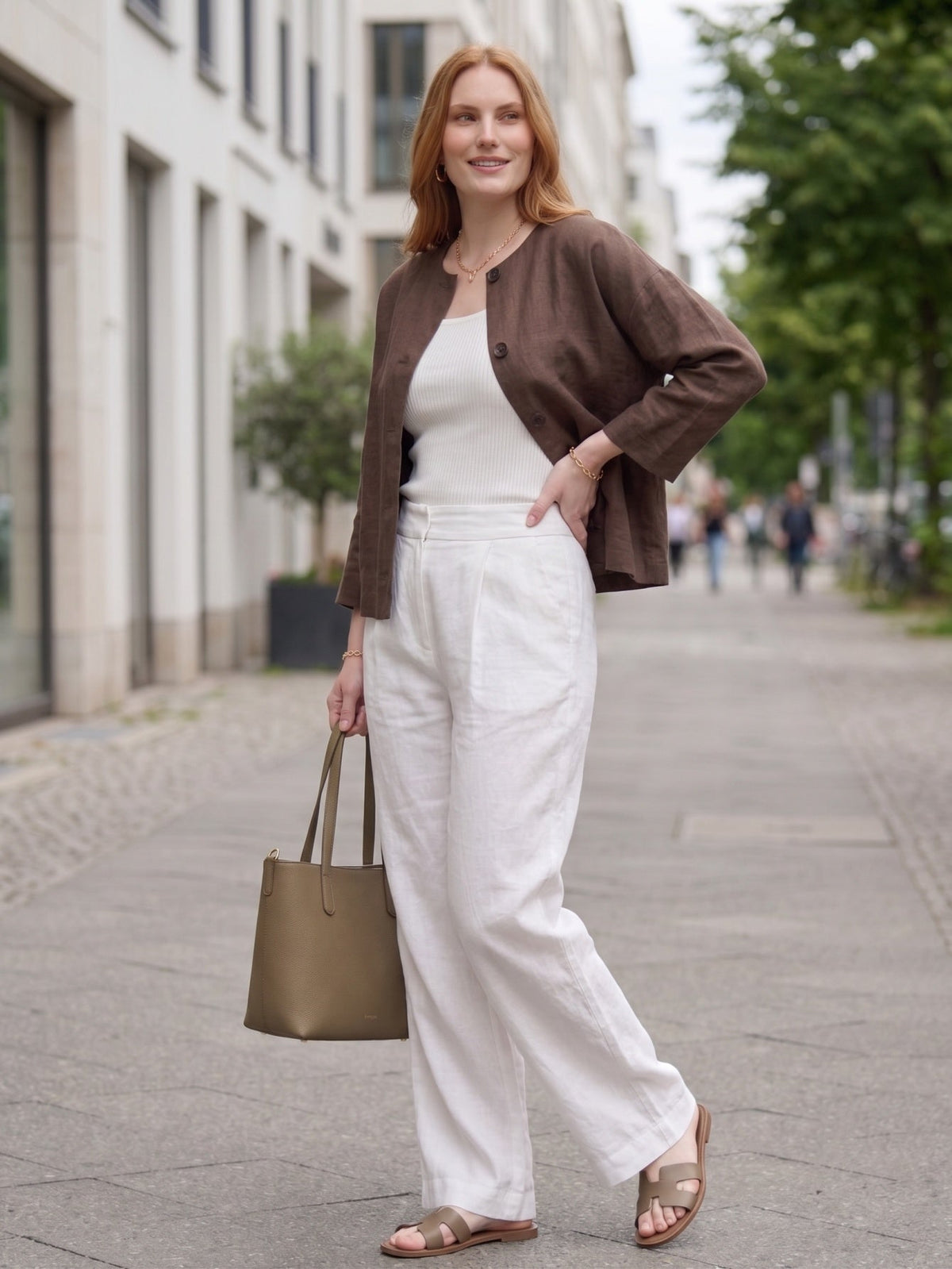 Larui Plus Size Women's Minimalist Linen Cropped Jacket