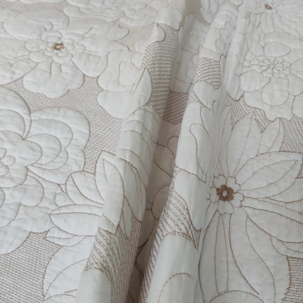 Rustic Blossoms Heritage Quilt Set